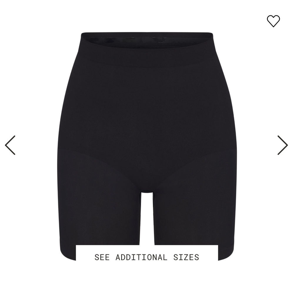 SKIMS SEAMLESS SCULPT MID THIGH BLACK SHORT | ONYX XS